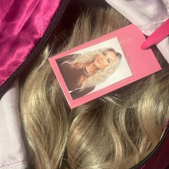 🦋Blonde Wavy Hair, Rosie Lacefront Wig, Chelsey Smith Crown - Picture 7 of 9